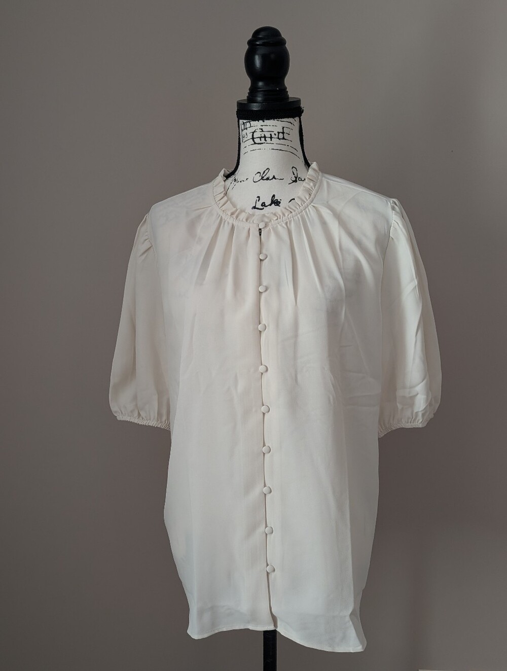 Ann Taylor Cream Ruffled Collar Button-Front Blouse NWT